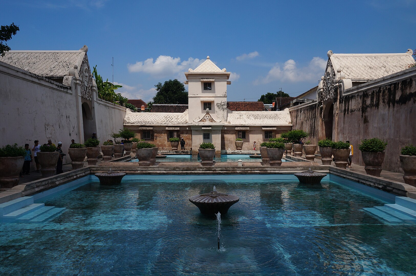 1625px-Indonesia_-_Java_-_Yogyakarta_-_Taman_Sari